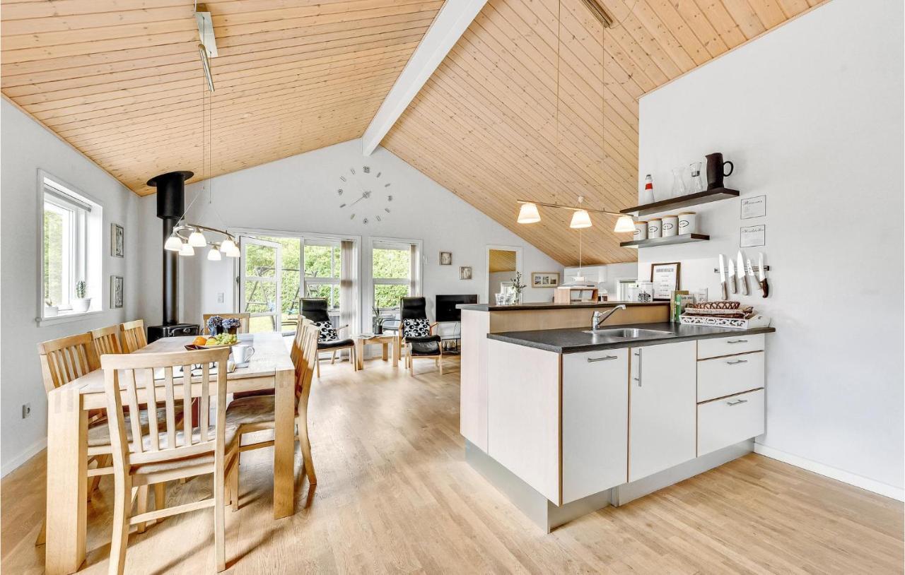 Cozy Home In Tarm With Kitchen Ngoại thất bức ảnh